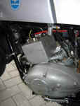 adler-motor-wassergekuehlt.jpg (27910 Byte)