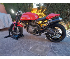 DUCATI MONSTER 696