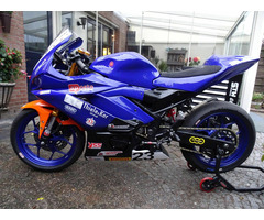 YAMAHA YZF-R3 RACEBIKE.