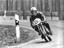 http://www.classic-motorrad.de/db/Schobloch/barry_schobloch_08.jpg (29235 Byte)