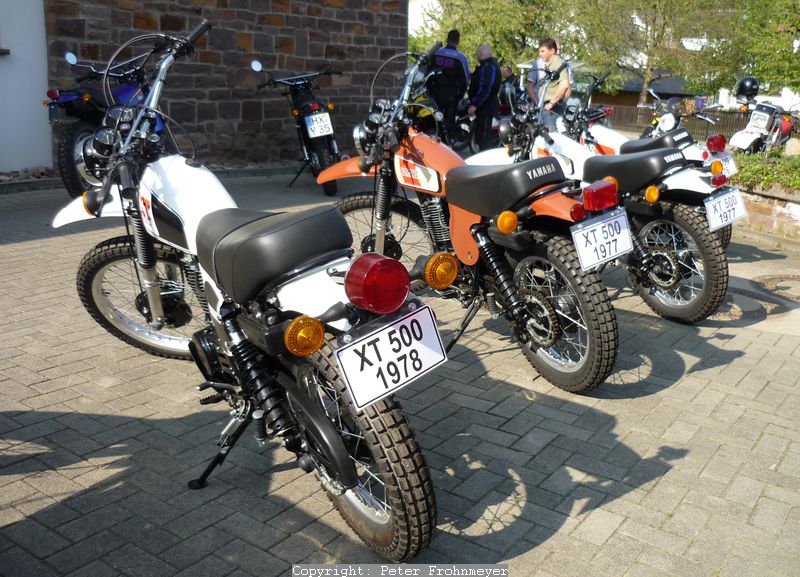 XT 500 Modelle von 1976 - 1978
Die orange XT ist ein sehr seltenes US-Modell.
