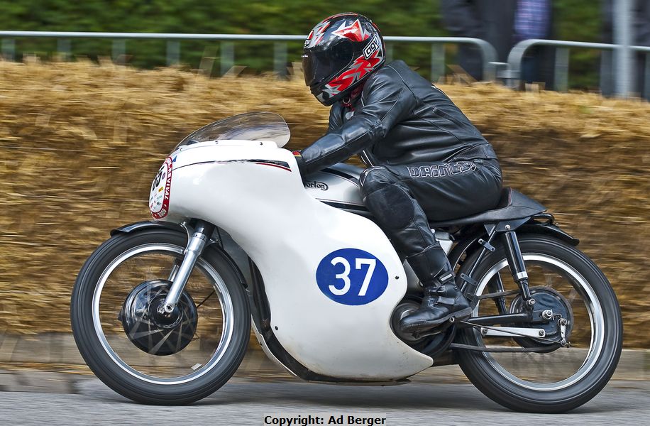 Klaus Schüßler, Norton Manx 350
