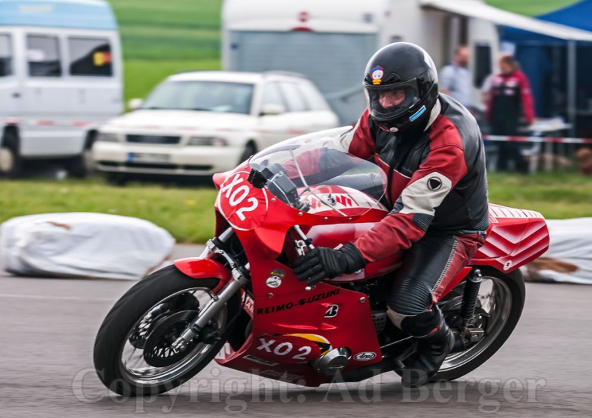 Odenwaldring Klassik - Flugplatz Walldürn
Jürgen Deeß - Reimo Suzuki GT750
