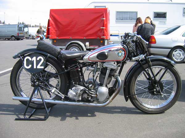 C12
O. Kocher, Horex S35, 350ccm, BJ.1938
