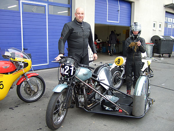 Karl-Chr. Raabe, Gine Sawatzky, Triumph
VFV - Klasse M Gespanne bis Baujahr 1949 + Gespanne Sitzer ab 18 Zoll bis Baujahr 1967
