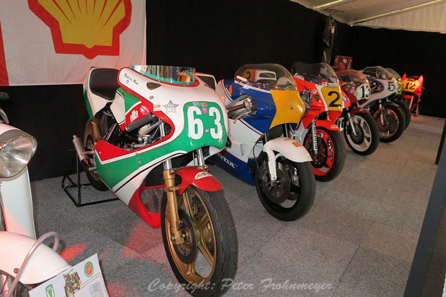 Historische Motor GP Eext 2012
Austellung der "Amicale Spirit of speed"
