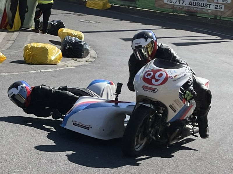 Mike Lothschütz, Breitenbach
Franziska Pfaff, Breitenbach
BMW R100, 1976, 998 ccm
