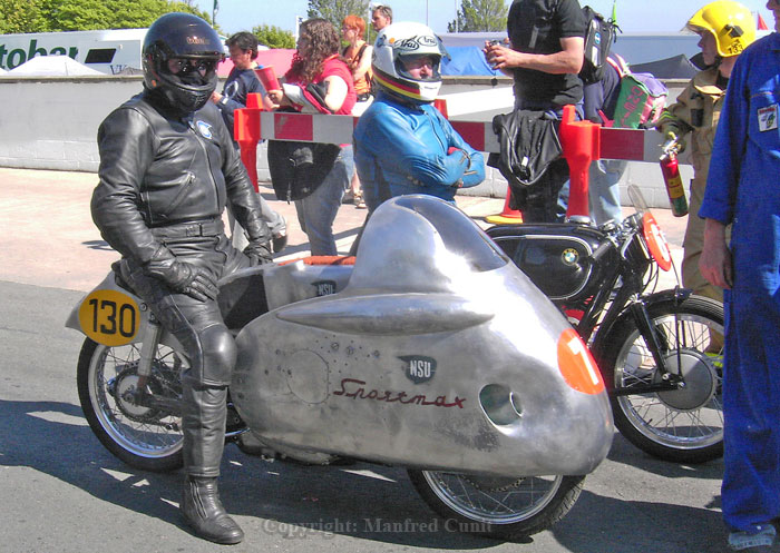 TT Lap of Honour
Classic Motorcycles Racing Team
