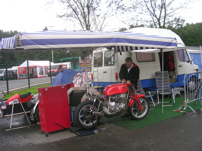 EGLI Honda 836cc FRANCORCHAMPS 2007
EGLI Honda 836cc FRANCORCHAMPS 2007
Schlüsselwörter: EGLI Honda 836cc FRANCORCHAMPS 2007