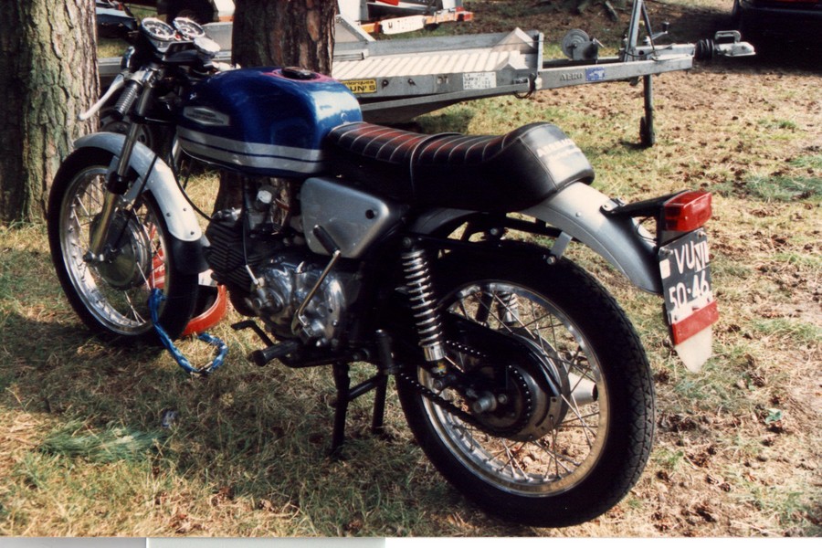 HD 250 Aermachi    1
