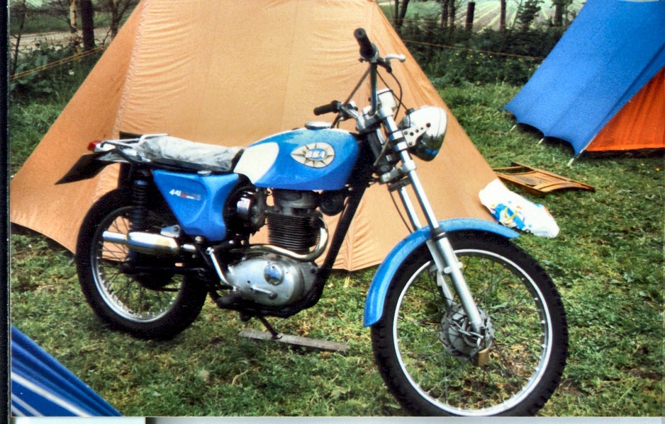 BSA B50  441cc
Eine B 50 scrambler beim Unicorn rally 1987.
