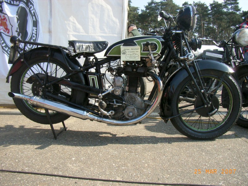 Gillet Super Sport Competition 500 - 1934    1
Schöne Belgische sportmaschine aus den 30er
Nice Belgian sportsbike from the 30´s
