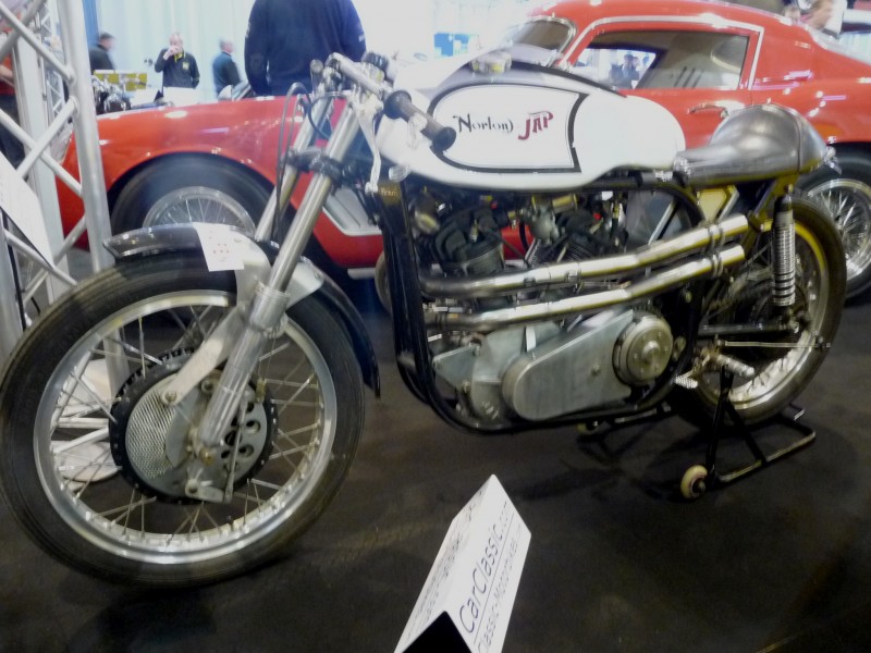 Norton - Jap V twin 
Gesehen auf der Techno Classica 2010 in Essen 
Was seen on the Techno Classica 2010 in Essen (BRD)
