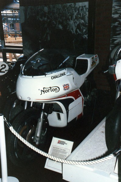 The last of the racing breed
Eine Norton Challenge racer aus den 70er im Britisch Motorcycle Museum in Birmingham
