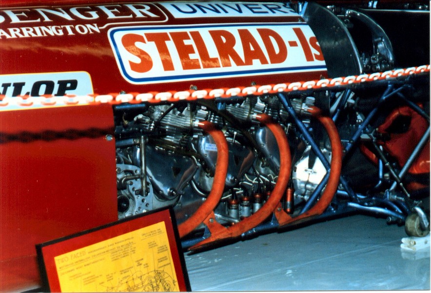 The Two Faces - record streamliner (2)
Eine mit Triumph motoren motorisierte höchst geschwindigkeits zigarre. 
