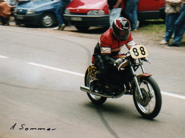 Arthur Sommer beim ersten Start zum Bergrennen in Barr 1994 auf Yamaha 1A2 250ccm  1974
