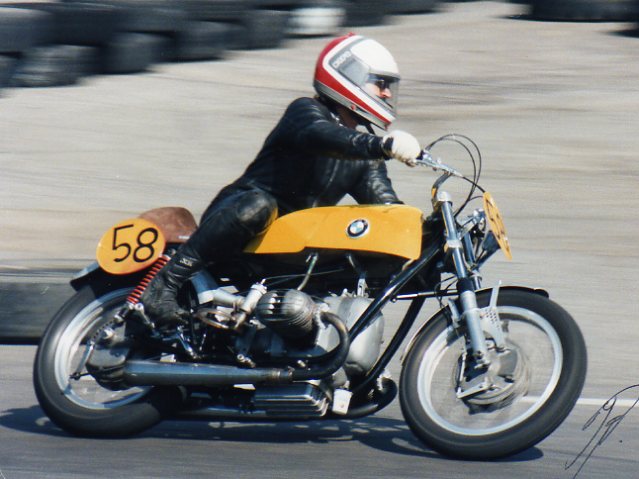 Jacoues Piquerez aus seinem gelben BMW 500ccm 1969 in der Kurve von Lignieres 1991
