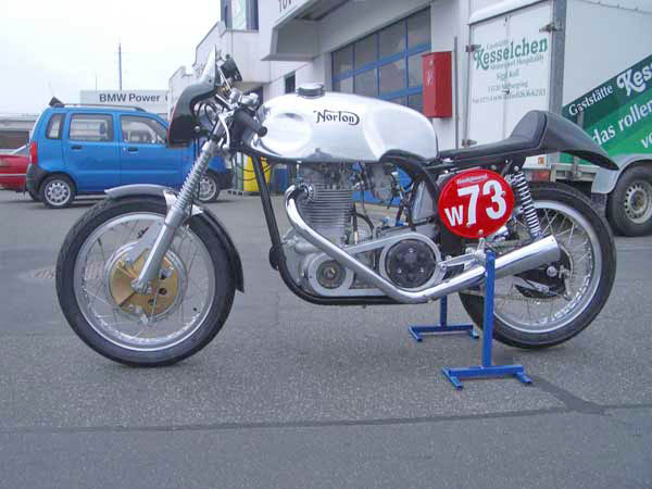 Kölner Kurs 2006
Norton Domiracer
