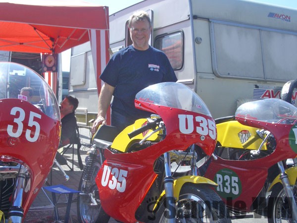 Einstellfahrten Oschersleben - Maico Racing Team Leipzig
Mein Namensvetter Klaus Siemon, ein 2Takt Spezialist vor dem Herren. Vielen Dank für die technische Unterstützung ;-)
