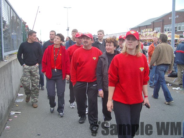 Bremerhaven Fischereihafenrennen 2007
Betreuter Ausflug des Maico Racing Team LE über den Rummelplatz. (nein, die Personen hinter uns sind nicht unsere Pfleger) 
