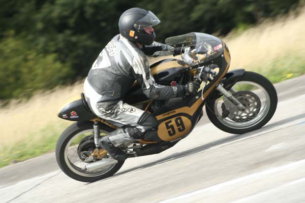 HISTORIC MOTOS ANCIENNES SAINT HUBERT 2006 (BELGIUM)
SUZUKI 500 -RYS FRANK
