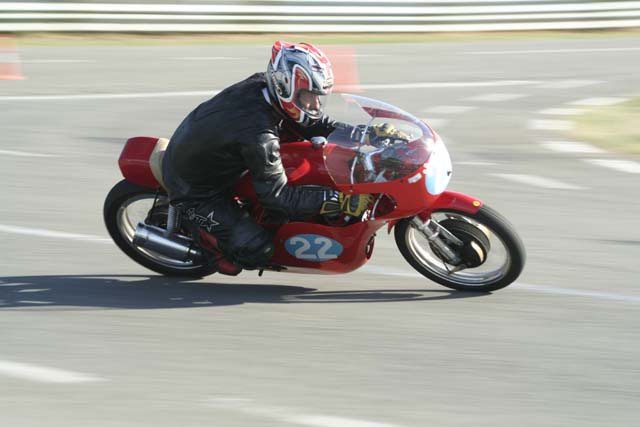 Motos Classiques Chimay 2006
AERMACCHI 344 1968 GORDON RUSSEL -GB-
