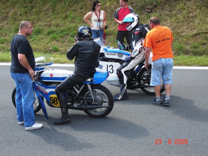 HAVÍŘOVSKÝ ZLATÝ KAHANEC 2009
Suzuki
Schlüsselwörter: suzuki