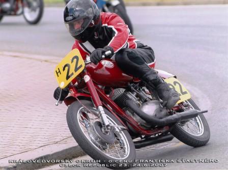 Dvůr Králové 2007
Jawa 250 NTF
Schlüsselwörter: Jawa renn 250