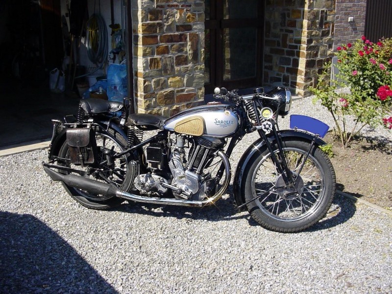 SAROLEA
Saroléa 600 type S6 (1939). Toute d'origine, à l'exeption des pneus et de la batterie.
