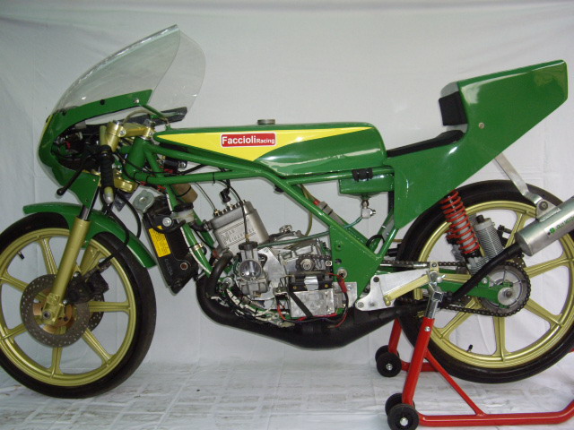 Minarelli 125cc rotative disk.
Ex Team Ezio Gianola
www.oldracer50cc.com
