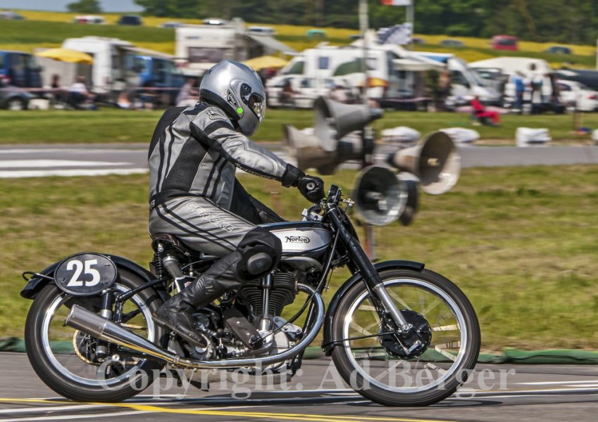 Heinz Lange  - Norton Manx 500 - 1947
