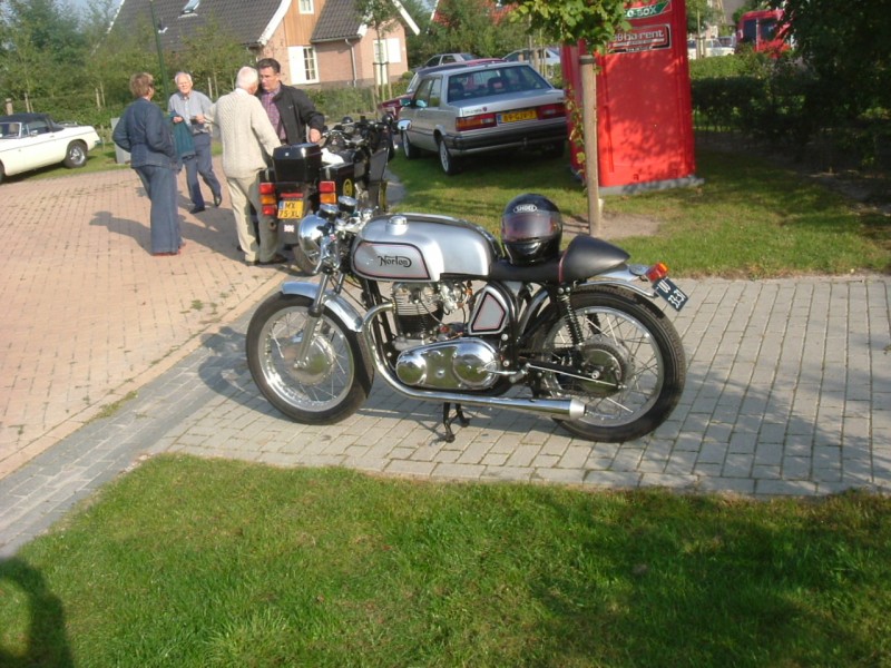 Norton 650ss.
Norton cafe racer 650ss bj 1963.
Albert Bos.
