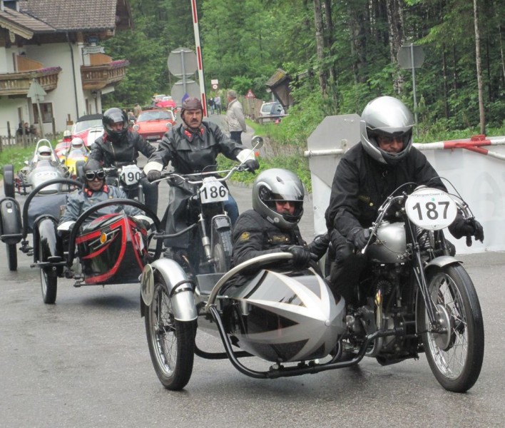 Strobl Postalm Bergpreis
Triumph Tiger Gespann BJ 1939 + BMW R 75
