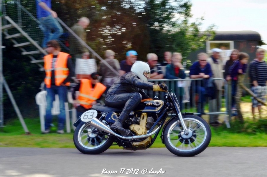 AJS 7R (boy racer) 350cc 1 cyl 1949
eig. Lothar Rettke
