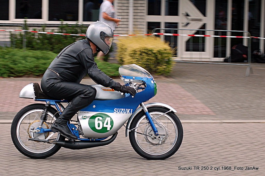 Suzuki TR250 1968_Gunther Marschall
Tubbergen Classics (NL) 2009
