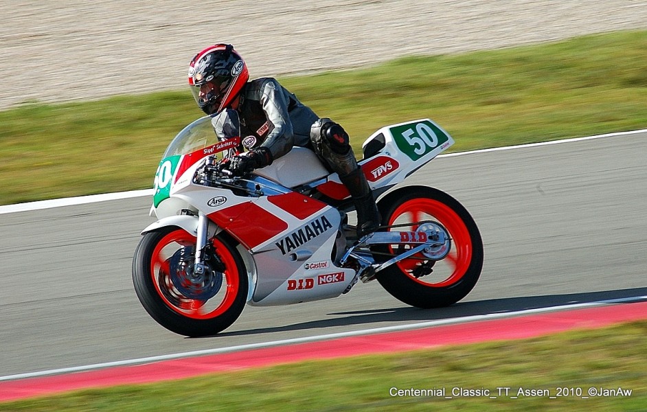 Centennial Classic TT 2010 Assen
Siegfried Schroter Yamaha TZ250
