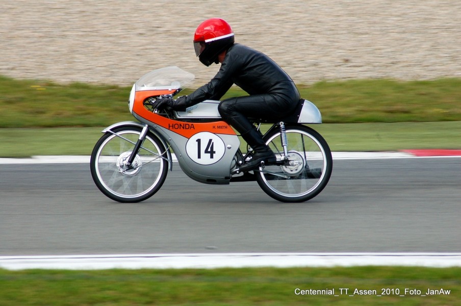 Centennial Classic TT Assen 2010
Harry Mieth Honda CR110
