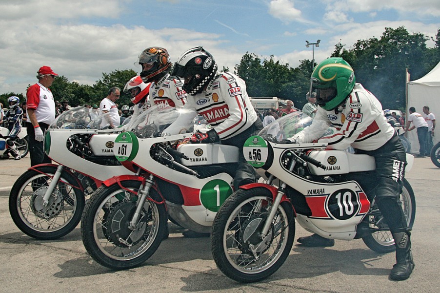 Pentti Korhonen - Jos Schurgers - Phil Read - Bruno Kneubühler
Yamaha Classic Racing Team 
