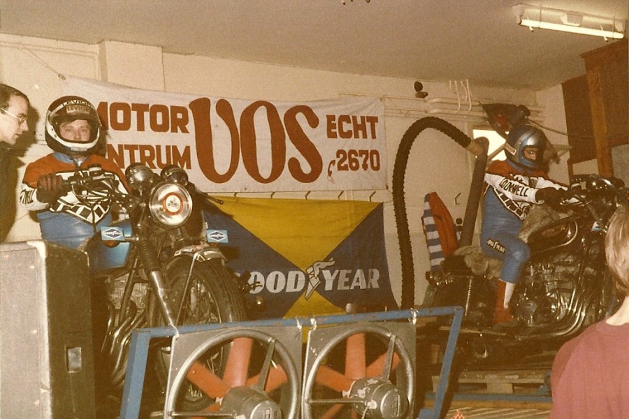 Wereld uur-record 40 uur motor-rijden op rollen.Harry Heutmekers/gyula Nagy. Team Vos motoren Echt.
