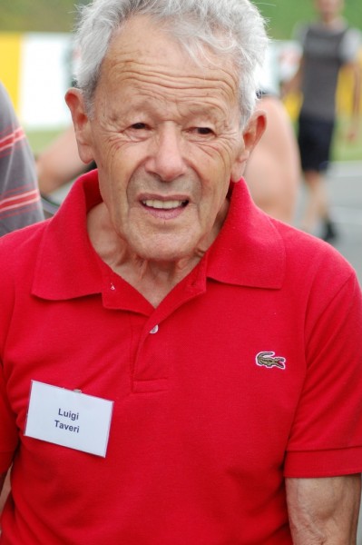 Luigi Taveri (Schweiz)
Luigi Taveri errang 1962, 1964 und 1966 den Weltmeistertitel in der 125-cm³-Klasse und insgesamt 30 Siege.
Schlüsselwörter: Peter Wolf