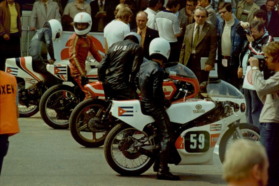 Sachsenring 1980
Start 250 cm³
Schlüsselwörter: Peter Wolf