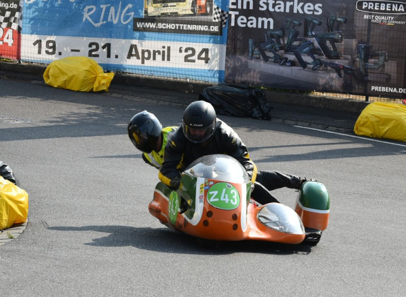 Z43
 Siegfried Mohr, Wendeburg
Annika Schierenbeck, Bremen
Windle Gespann 1973, 850 ccm
