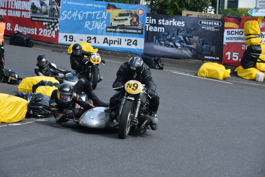 N9
Bernd Albert, Laubach
Jann Philipp Wagner, Schotten
BMW R50/2, 1964, 590 ccm
