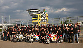 Dateiname=Team_Motul_UCR_-_Sachsenring_Classic_2025.jpg
Dateigröße=117KB
Abmessungen: 1000x584
hinzugefügt am: %05. %647 %2025 Team_Motul_UCR_-_Sachsenring_Classic_2025.jpg