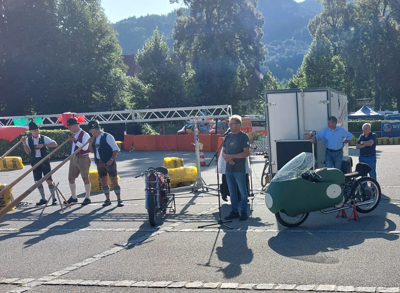  Andacht und Fahrzeugsegnung 
